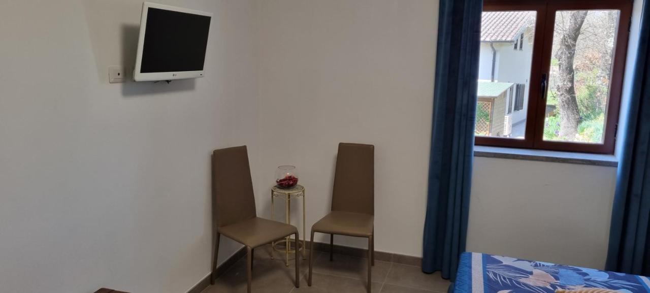 Oltre La Siepe Apartment Nepi Экстерьер фото